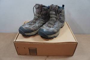 lot 18 image: Vasque Mens Breeze Hiking Boots - Size 11.5