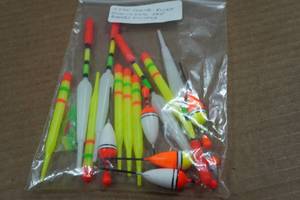 lot 61 image: 15 Glow in the Dark Fishing Floats