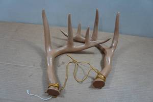 lot 96 image: Primos Fighting Horns