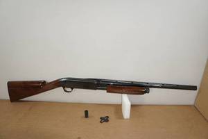 lot 1U image: 1988 Browning BPS Hunter Field Model 20 Gauge Pump-Action Shotgun - 22 Barrel