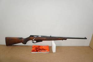 lot 1R image: Winchester Wildcat .22 LR Bolt-Action Rifle - 21 Barrel
