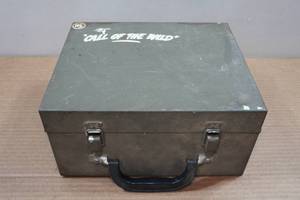 lot 134 image: Antique Call of the Wild Phonograph Game Call