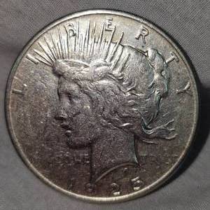 lot 10 image: 1925 Peace Dollar VF