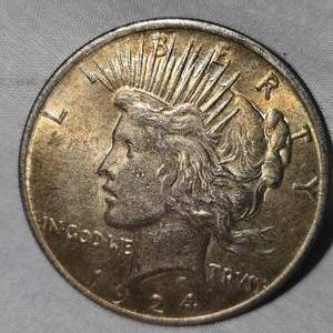 lot 15 image: 1924 Peace Dollar $1