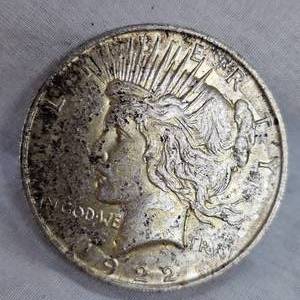lot 20 image: 1922 Peace Dollar $1