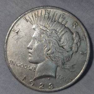 lot 24 image: 1923 Peace Dollar $1