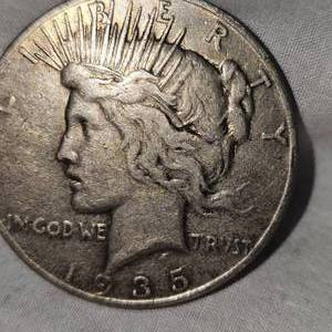 lot 39 image: 1935 S Peace Dollar $1 wPatina