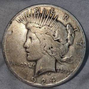 lot 43 image: 1924 S Peace Dollar $1