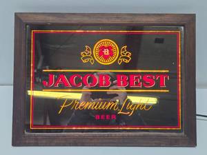 lot 12 image: Working Vintage Lighted JACOBS BEST Light Beer Sign