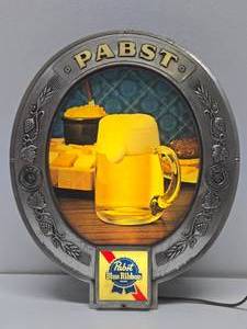 lot 19 image: Working Vintage PABST PBR Lighted Oval Beer Sign