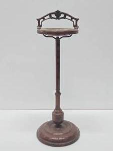 lot 23 image: Vintage Deco Smoking stand