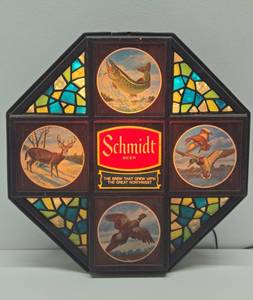 lot 102 image: Great Looking Vintage SCHMIDT Beer Wildlife Lighted Beer Advertising Sign