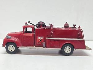 lot 109 image: Vintage Pressed Steel TONKA Fire Engine wFire Hydrant