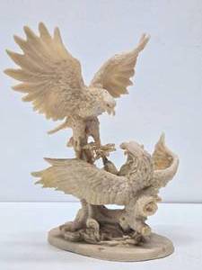 lot 117 image: Dramatic Fighting Eagle Sculpture - 12.5