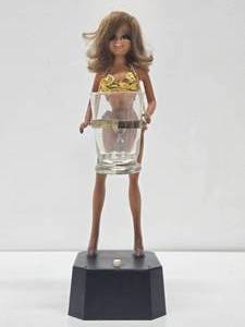 lot 127 image: Working Vintage 1960s Dancing Go-Go Girl Animated DrinkShot Bar Mixer