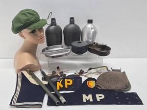 lot 156 image: Interesting Lot of Vintage Military Items
