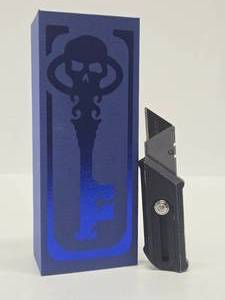 lot 164 image: Like-New or New CHAVES Model C.H.U.B. Utility Knife