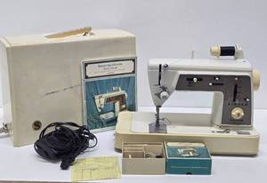 lot 174 image: Working SINGER Sewing Machine wAttachments &amp Foot Pedal&nbsp