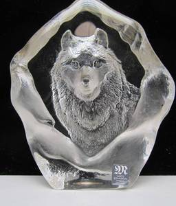 lot 186 image: Signed MATS JONASSON Crystal Wolf Sculpture - Made in Sweden&nbsp