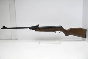 lot 211 image: Working DAISY Model 131 Air Rifle