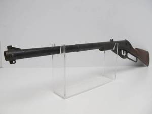 lot 212 image: Working Vintage DAISY Model 960 Toy Pop-Gun
