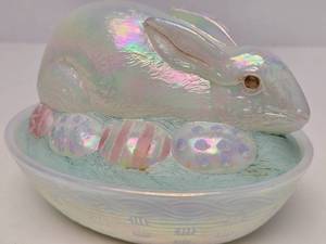 lot 222 image: FENTON Iridescent Glass Bunny Basket