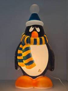 lot 235 image: Working Chilly Penguin Blowmold Winter Lawn Decoration