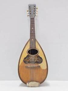 lot 250 image: Antique Montgomery Ward The VICTOR Bowl-Back Mandolin