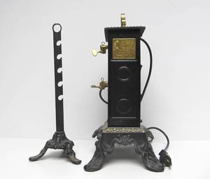 lot 275 image: Very Cool Heavy Cast Iron Electric Roaster - Made in Italy