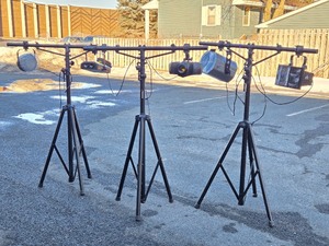 lot 293 image: Nice Lot of DJ  Club Lighting wTripods&nbsp