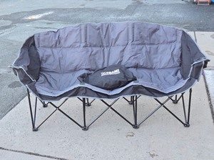 lot 297 image: GO TEAM Portable Folding Sports Bench wCarrying Case