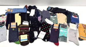 lot 321 image: Large Lot of Brand New Mens Designer etc Socks