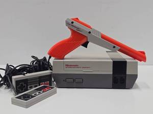 lot 323 image: Original NINTENDO NES Video Game System wZapper &amp 2 Controllers