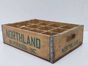 lot 334 image: Vintage NORTHLAND Wooden Advertising Soda Crate