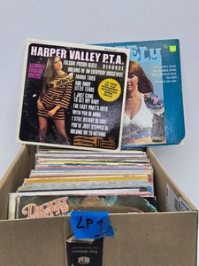 lot 345 image: Large Vintage Vinyl Record Lot #1 - Country & Folk etc