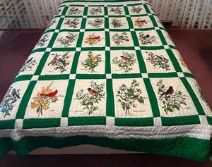 lot 49 image: Handmade Queen Size Dark Green North American Bird Quilt