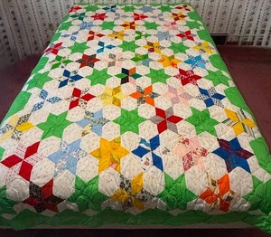 lot 57 image: Handmade Twin Size Light Green Patchwork Star Quilt