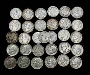 lot 14 image: Collection of 1940s & 1960s Roosevelt Dimes - 90% Silver