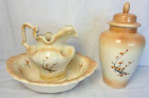 lot 152 image: Vintage Arnels Ironstone Pitcher & Basin Set plus a Ginger Jar