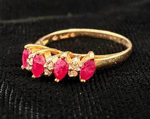 14Kt Gold Ring with Genuine Stones Size 6