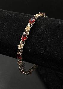lot 158 image: Sterling Silver 8.2 ct Mozambique Garnet Rose 7.5 Bracelet