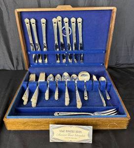 lot 183 image: Eternally Yours 1847 Rogers Silverplate Set