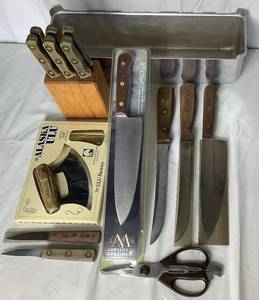 lot 133 image: Chicago Cutlery Knives and Alaska Ulu Knife