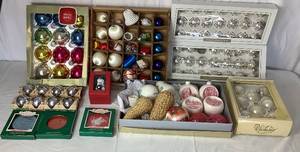 lot 135 image: Large Assortment of Vintage Christmas Ornaments with Set of Shiny Brite in Orginal Box
