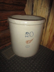 lot 2 image: Red Wing 20gal Crock