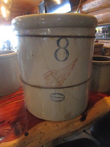 lot 16 image: Red Wing 8gal Crock