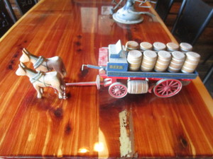 lot 25 image: Wood Beer Wagon 19x5x6