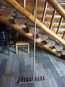 lot 36 image: Wood Rake