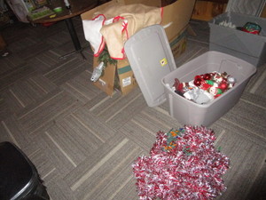 lot 79 image: Tote of Holiday Decor & Tree