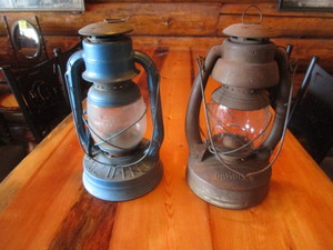 lot 82 image: Barn Lanterns